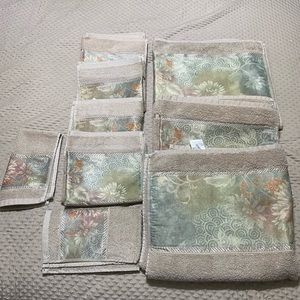 Vintage spring made lot of towels new